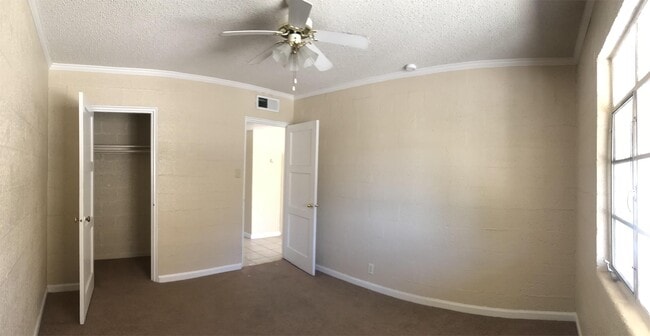 Building Photo - 1400 St Johns Dr