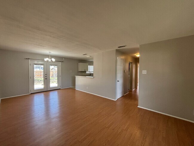 Building Photo - GREEN BRIAR