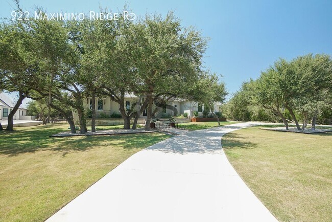 Building Photo - 922 Maximino Rdg Rd