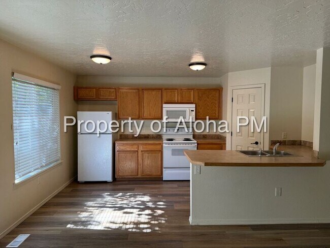Foto del edificio - 1043 W Pine Ave