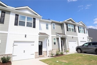 Building Photo - 374 Freestall Dr