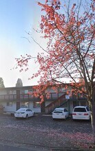 Building Photo - 1245 W 7th Alley