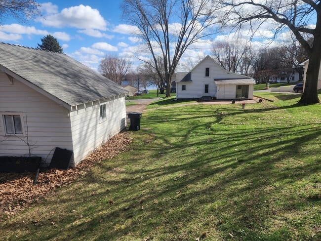 Building Photo - 230 Arlington Dr