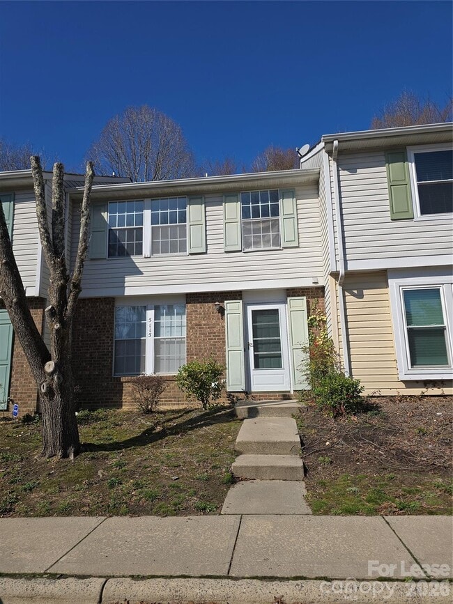 Foto del edificio - 5115 Fair Wind Ln