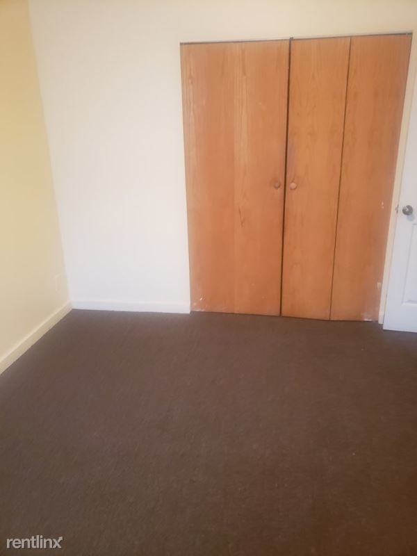 Building Photo - Studio, 1 bath Apartment - 2241 N Mannheim Rd