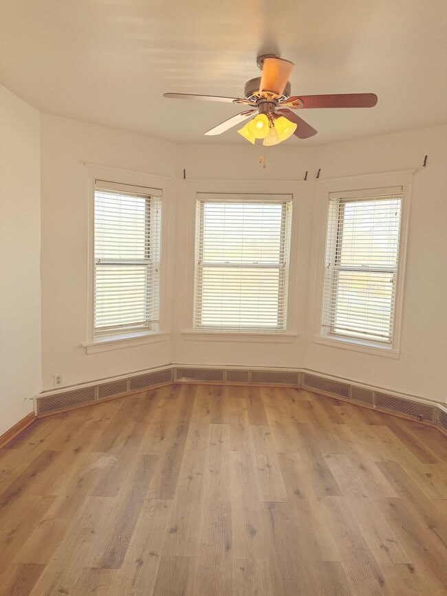 Foto del edificio - 1539 W 71st St