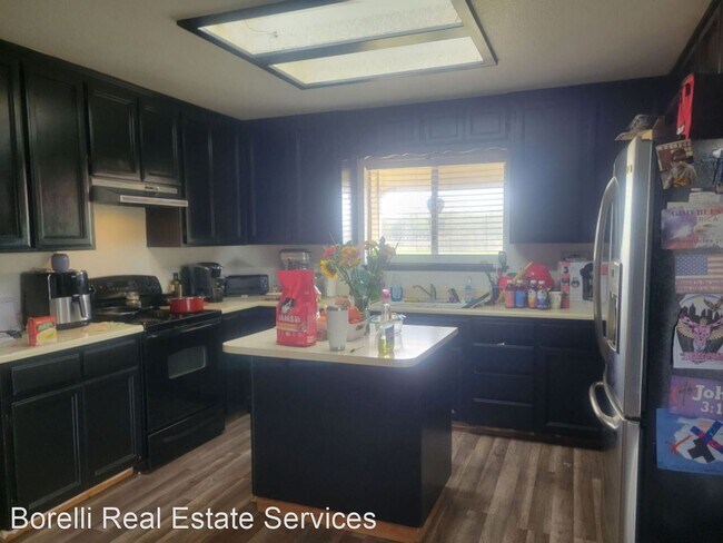 Foto del edificio - 3 br, 2 bath House - 19240 American Ave.