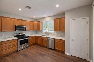 Building Photo - 139 Nolan Dr