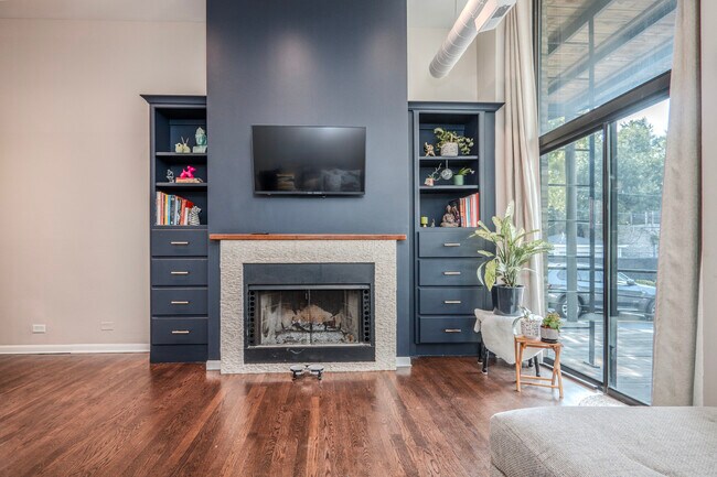 Foto del edificio - 2343 N Greenview Ave