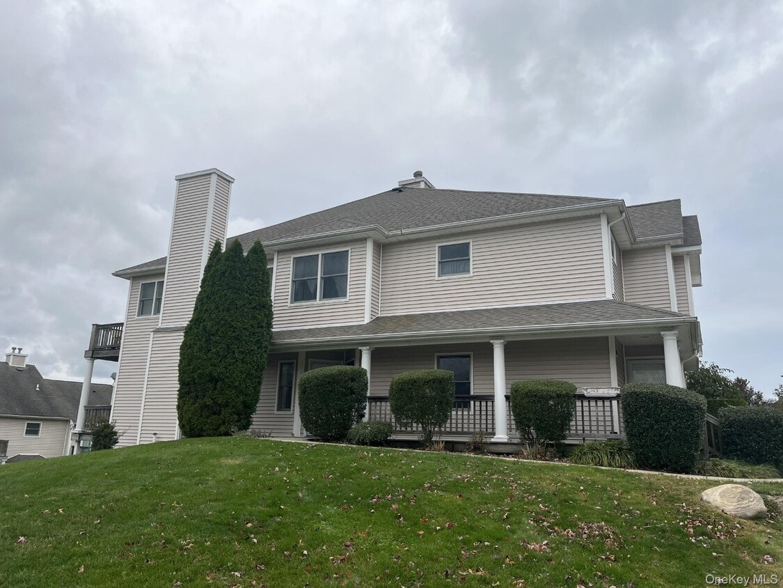 Foto principal - 706 Willow Pond Dr