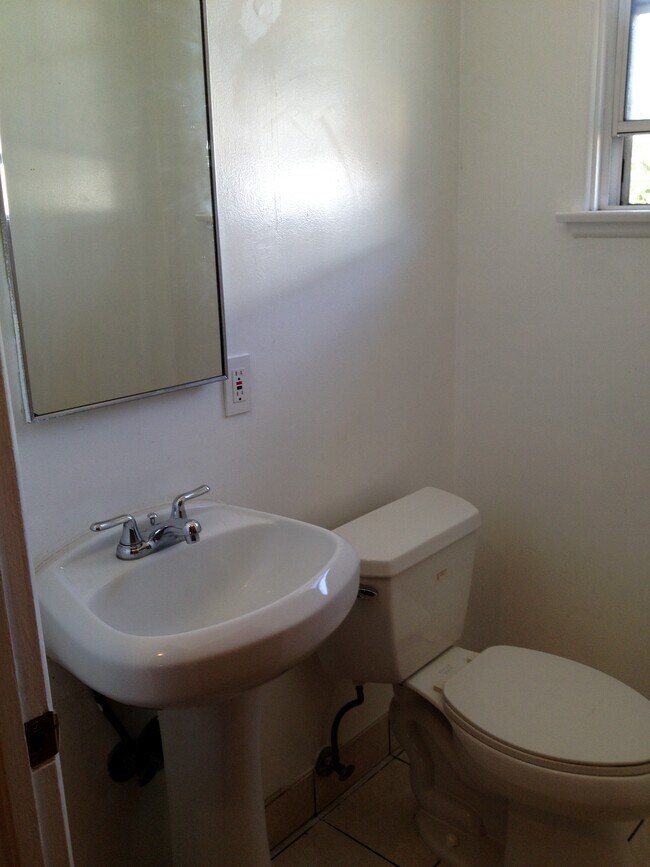 Foto del edificio - 324 E 219th St