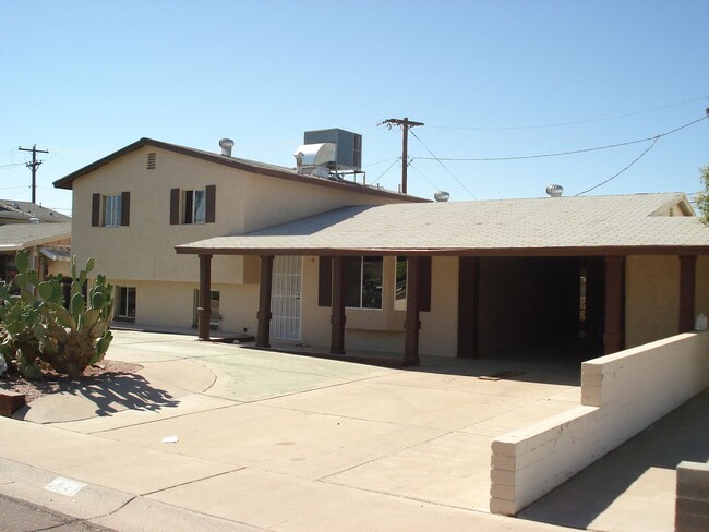 Building Photo - 5BR/2BA -   OPEN HOUSE Friday, October 10t...