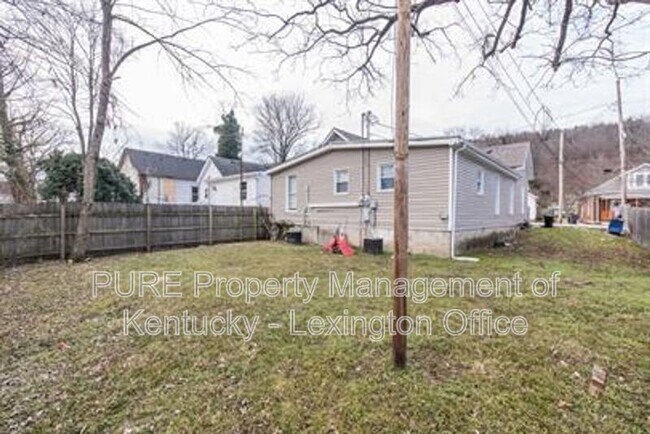 Building Photo - 357 Wallace Ave