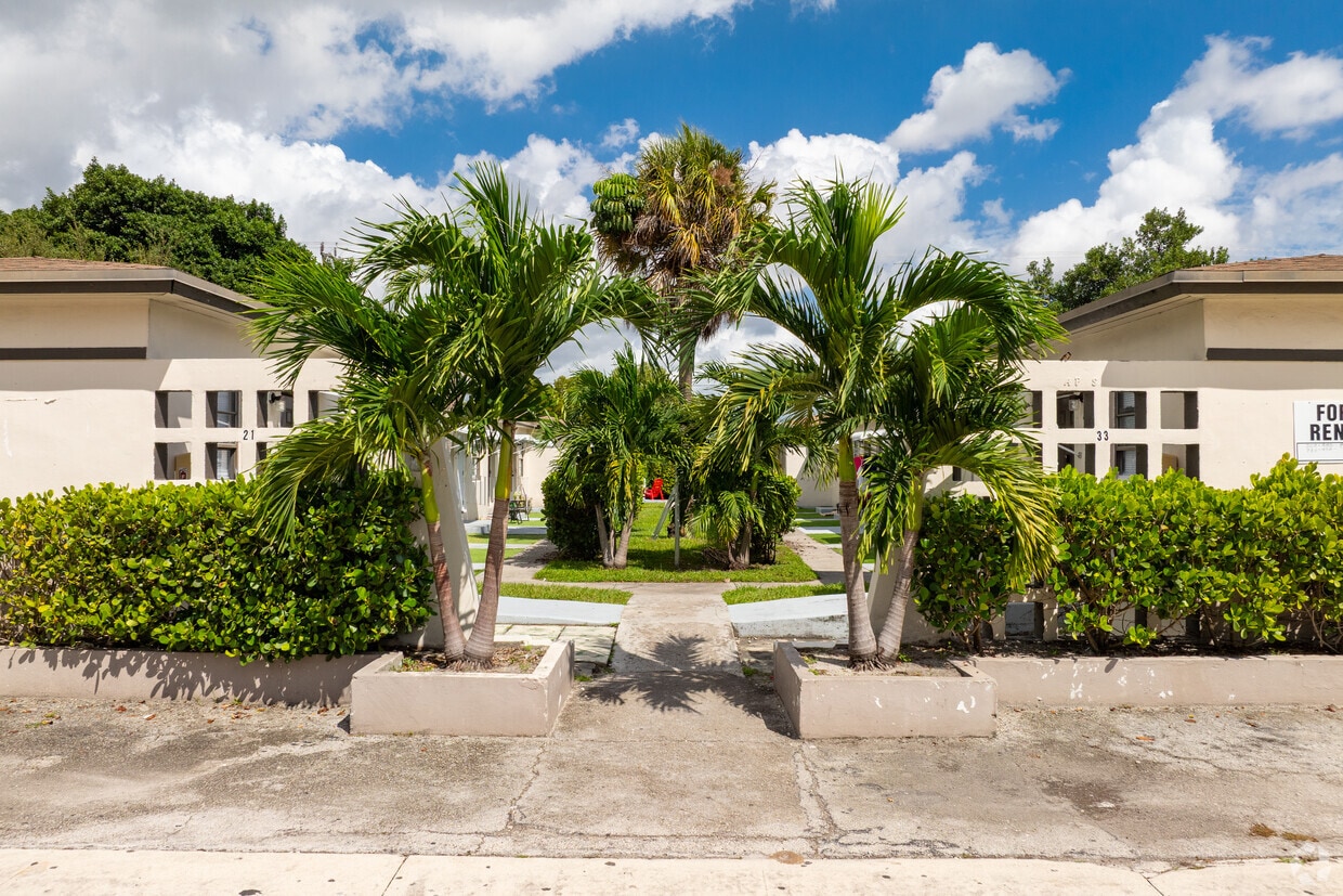 Primary Photo - Hialeah Apartments East 7th Street
