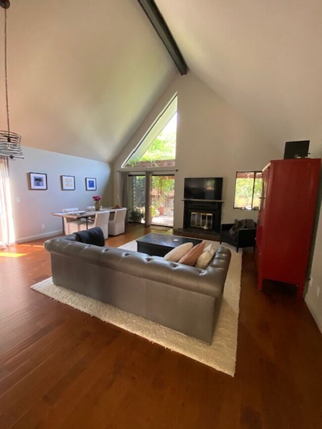 Building Photo - Lovely Home in 55+ Community