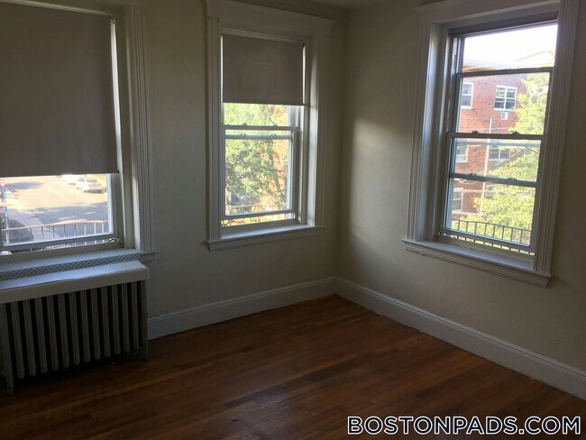Building Photo - 4 Vinal St