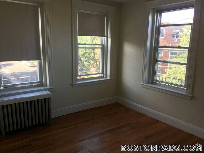 Building Photo - 4 Vinal St.