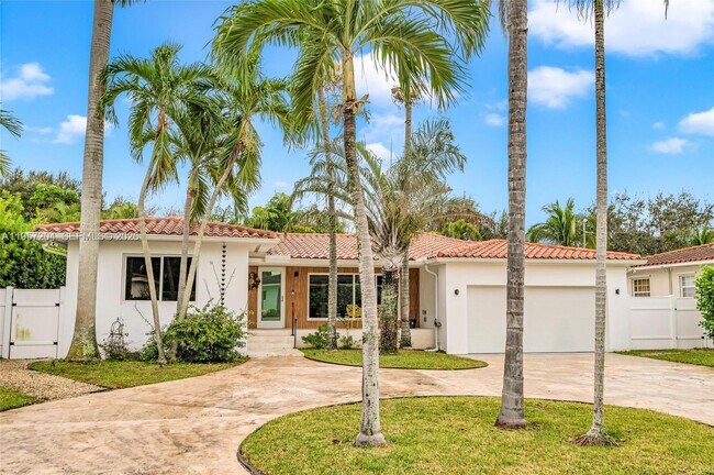 Foto del edificio - 1080 NE 104th St