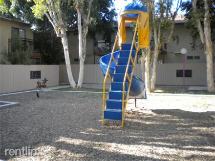 Building Photo - 521 N Tustin Ave