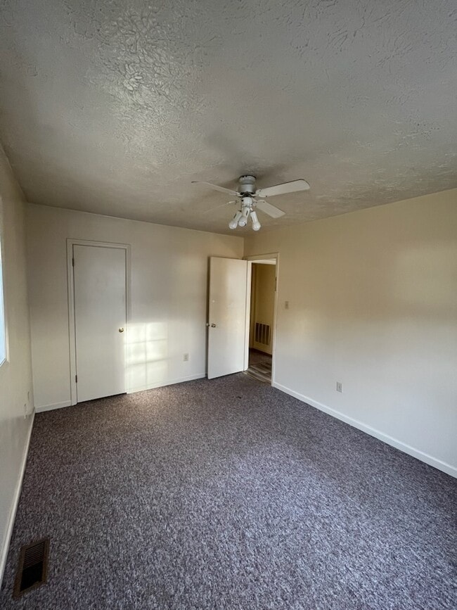 Building Photo - 4864 National Rd