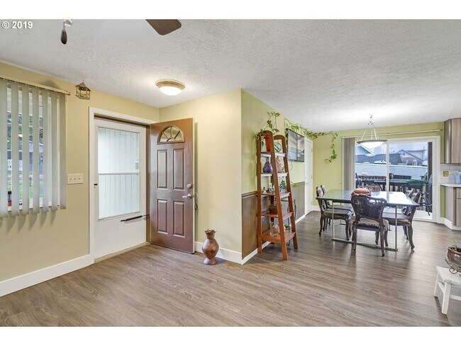 Entry to LR & Kitchen - 866 1st Ave