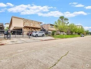Building Photo - 3809 N Braeswood Blvd