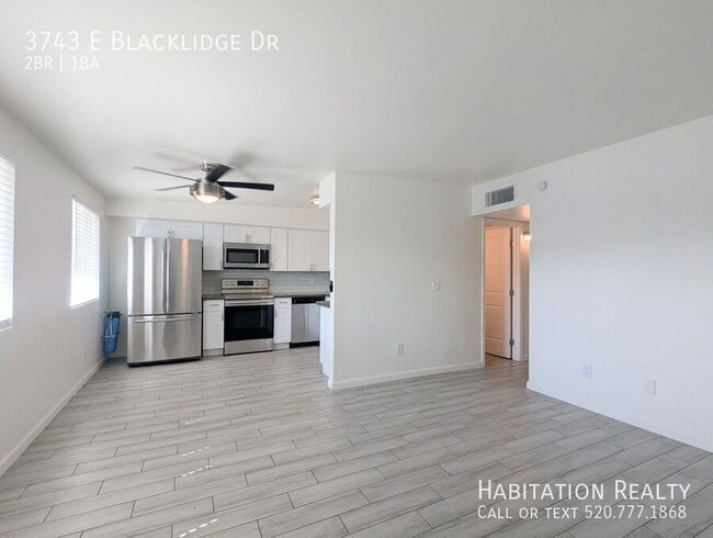 Building Photo - 3743 E Blacklidge Dr