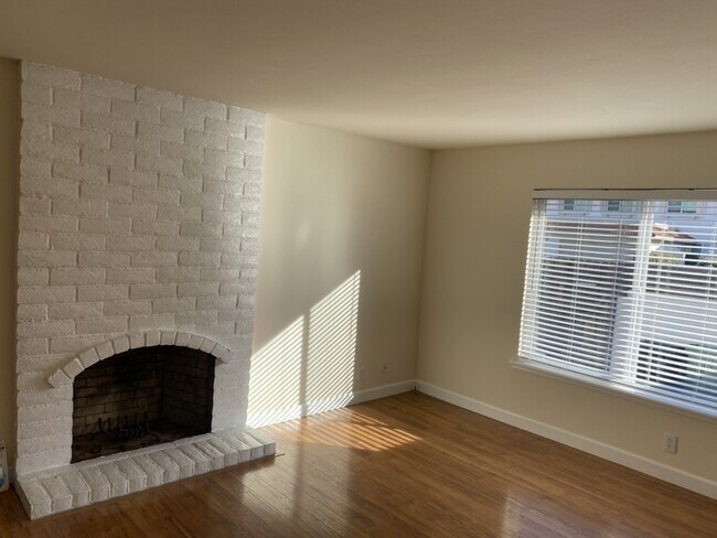 Foto del edificio - 1137 Corrie Ln