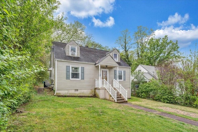 Foto del edificio - 2428 Berkley Ave SW