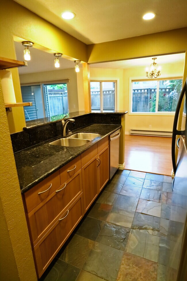 Foto del edificio - 725 9th Ave S