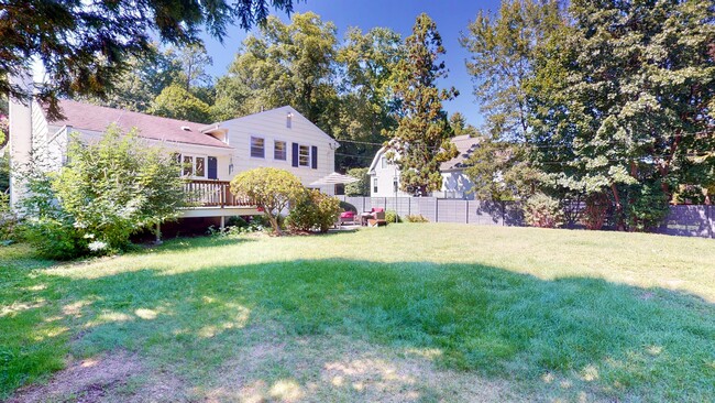 Building Photo - 55 Hillside Dr