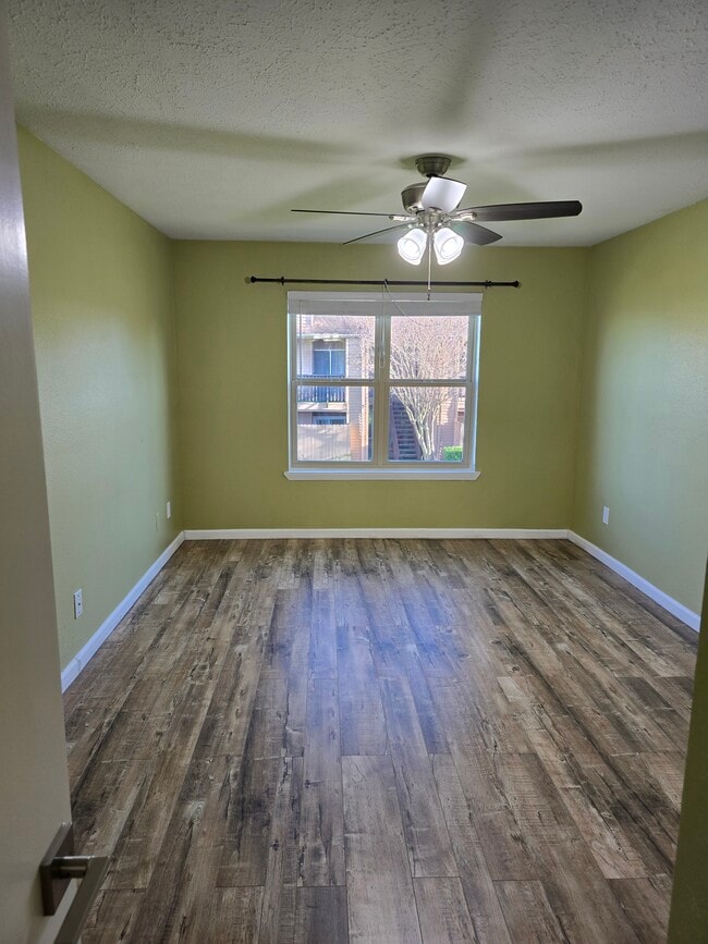 Building Photo - 10555 Turtlewood Ct