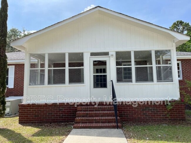 Building Photo - 1132 Children Rd
