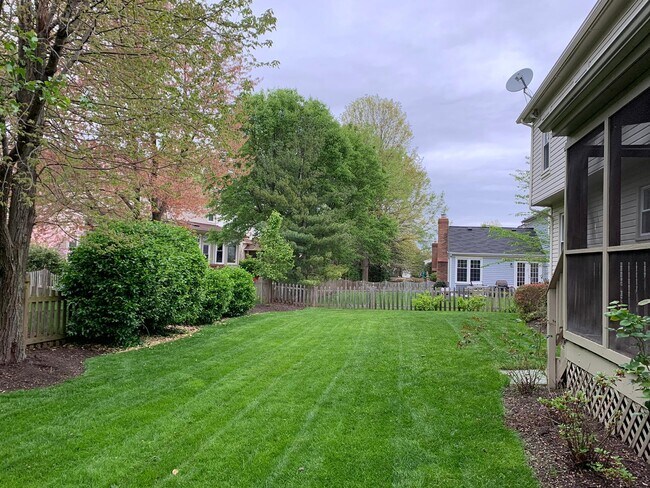 Foto del edificio - 13336 Glen Taylor Ln