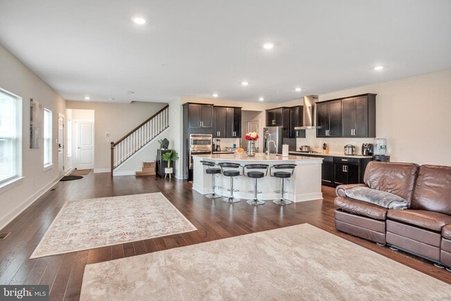 Building Photo - 137 Livingston Ln