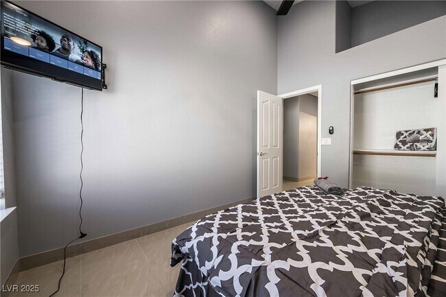 Foto del edificio - 1400 Castle Crest Dr