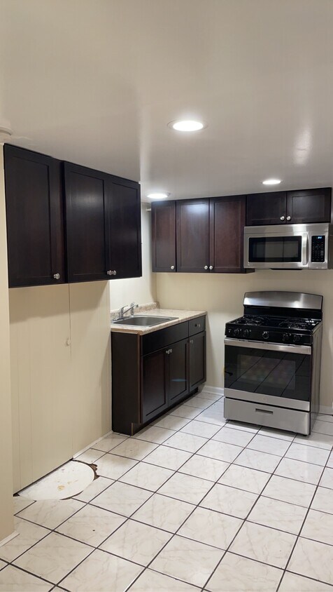 Foto principal - 2931 N Nordica Ave