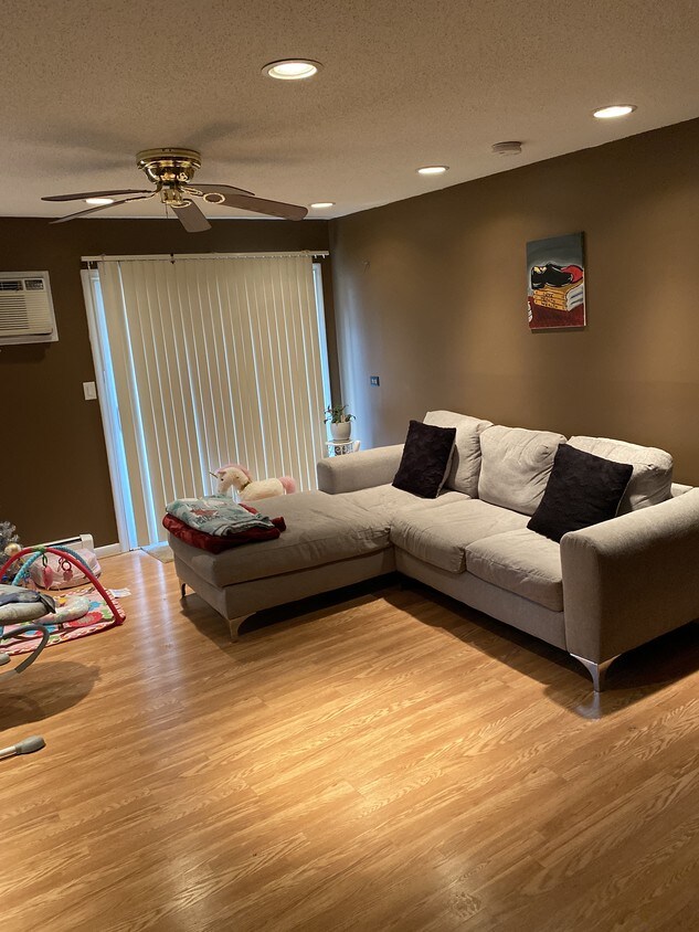 206 Woodland Dr, Cromwell, CT 06416 Condo for Rent in Cromwell, CT