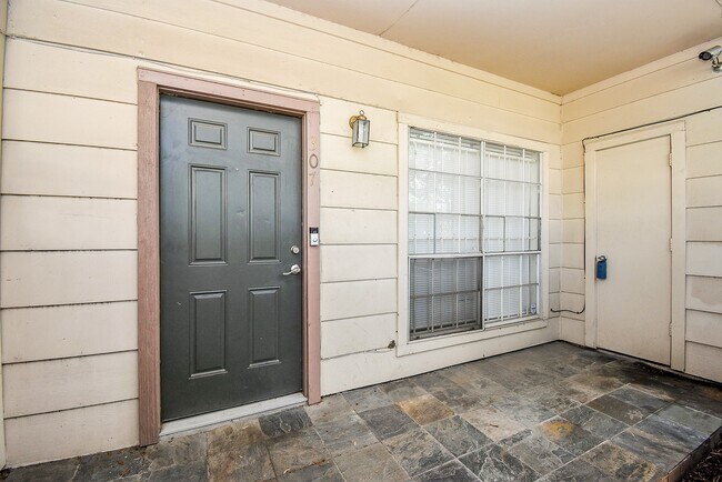 Foto del edificio - 2626 Holly Hall St