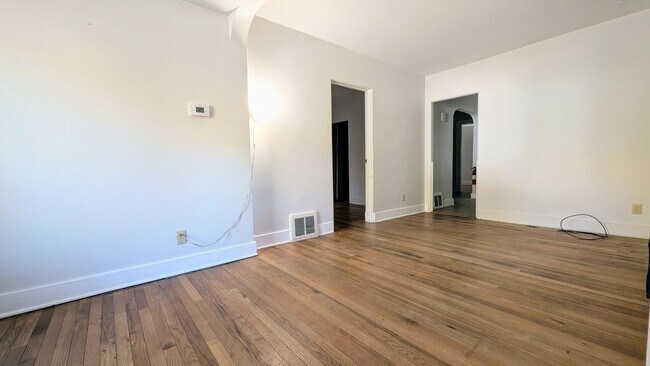 Foto del edificio - Three Bedroom Home in Kalamazoo