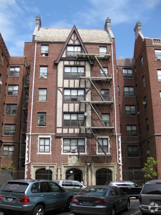 Primary Photo - Buckingham Hall Apartments