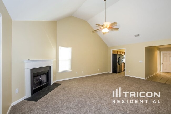 Building Photo - 7030 Hidden Creek Dr