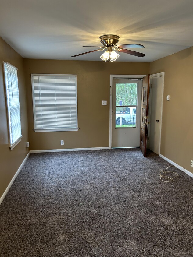 Primary Photo - 2808 Le Cren St