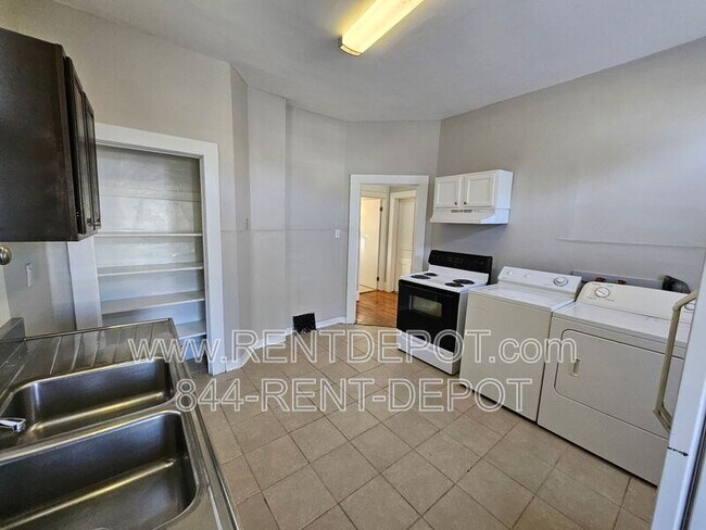 Foto del edificio - 900 E Walnut St