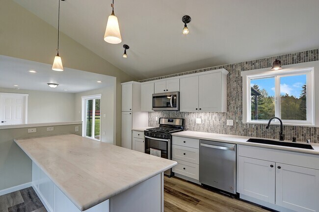 Building Photo - 16015 70th Ave NW