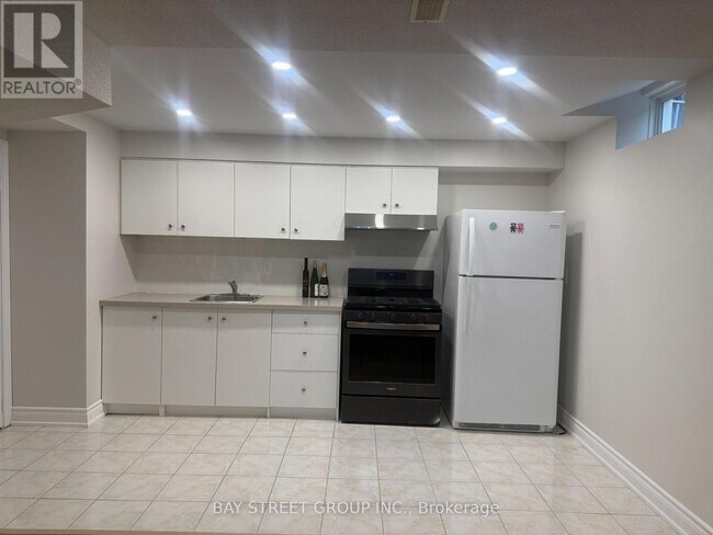 Building Photo - 28 Lugano Crescent