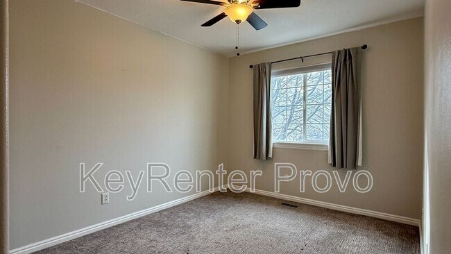 Foto del edificio - 808 N 175 E