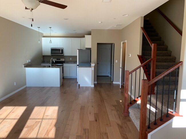 Foto del edificio - 3021 Upland Dr