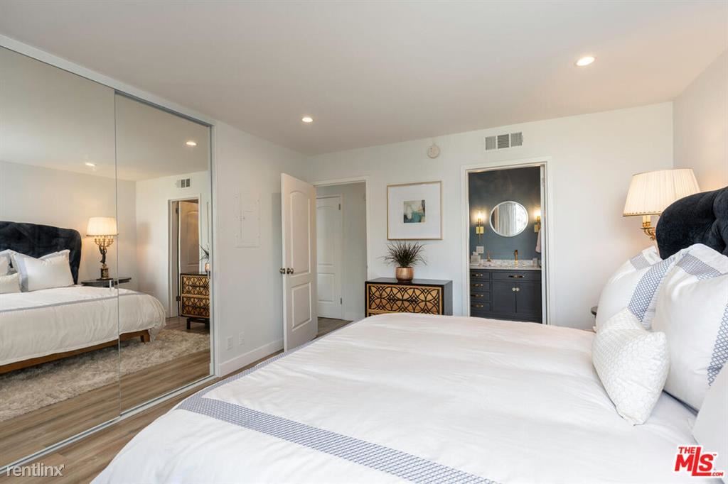 1 br, 1 bath Condo 100 S Doheny Dr Apt 518 Condo for Rent in Los