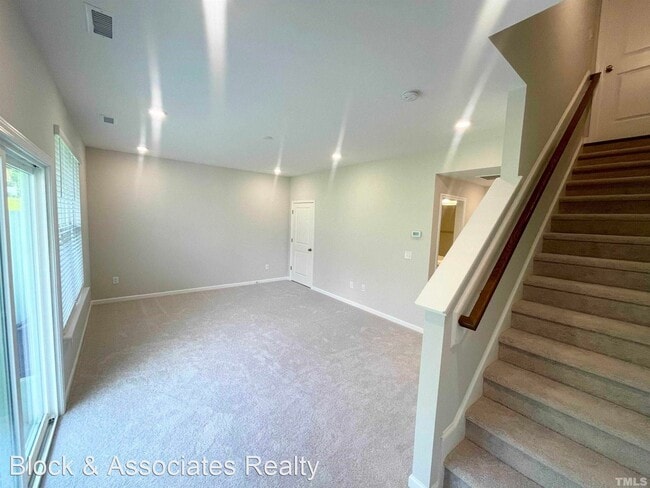 Building Photo - 4 br, 3.5 bath House - 1016 Manor Haven Dr